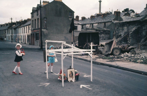 REVIEW: All The World’s a Stage… Performing for the Camera (Tate Modern, London) and Strange and Familiar (Barbican, London) 2016