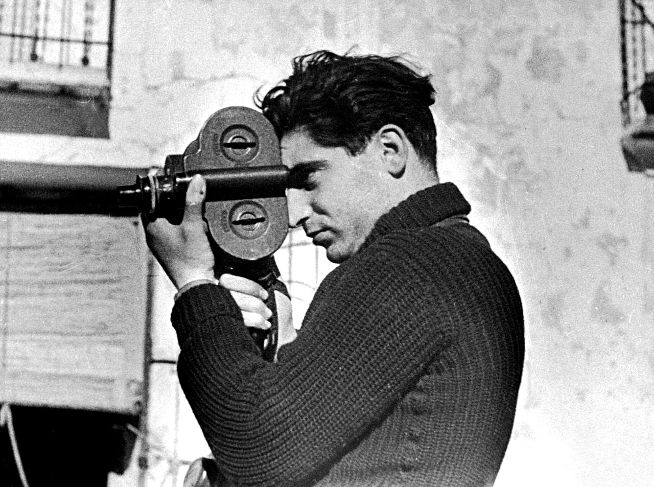 Icons of Photography: Robert Capa